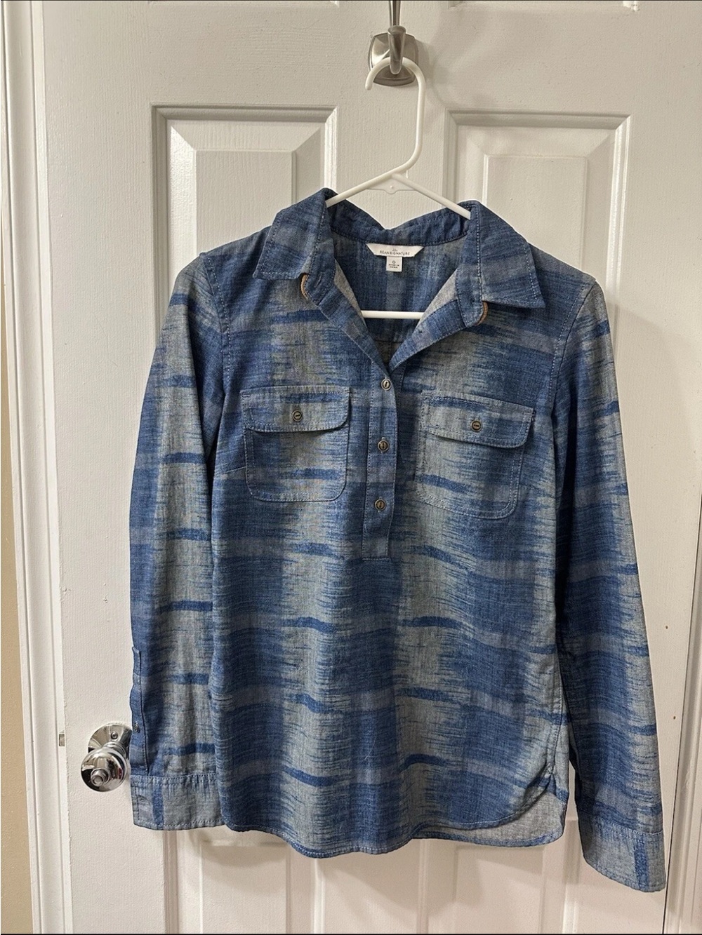 Women’s LL Bean Signature Denim Shirt - EUC - SIZE 0